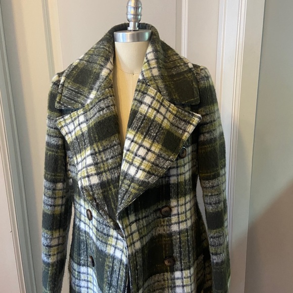 Bernardo Plaid Coat - Picture 3 of 7